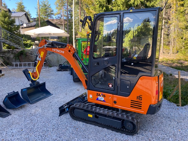 Vuokraa Hitachi ZX19-6 kaivinkone 2